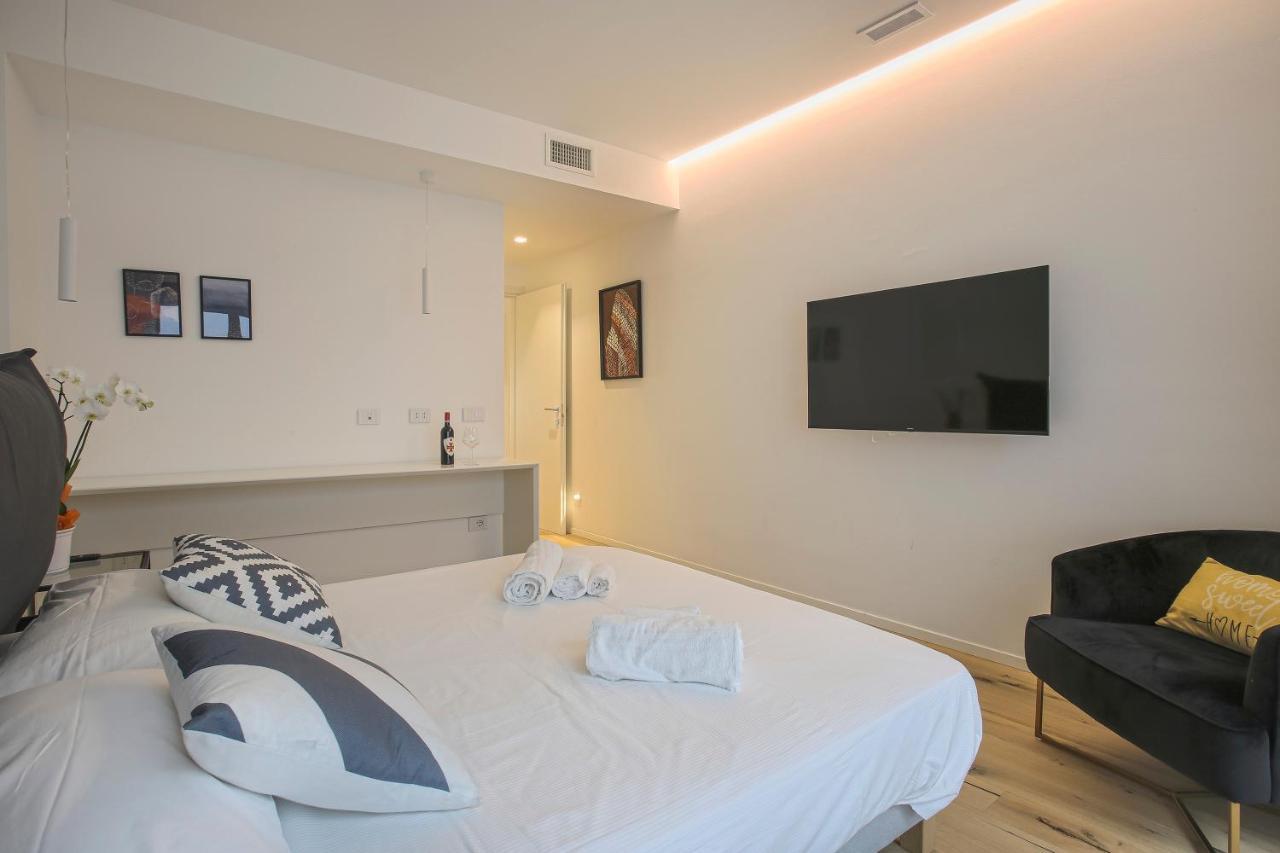 Milan Chic Luxury Apartments-Hosted By Sweetstay Buitenkant foto